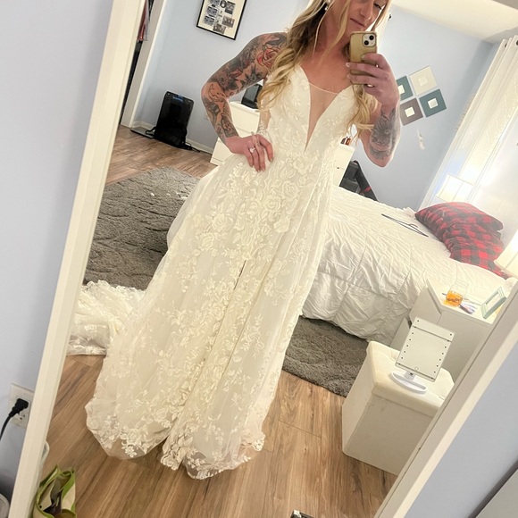 Lace Boho Wedding Dress with Split - Picture 5 of 8